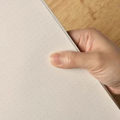 Apica | Cuaderno Premium B5 Silky Black (Puntos)