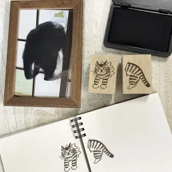 Arte CO | Sello Cat Jumping Out of Paper