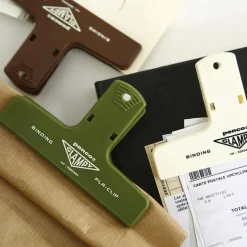Penco | Clip de Plástico Clear Green